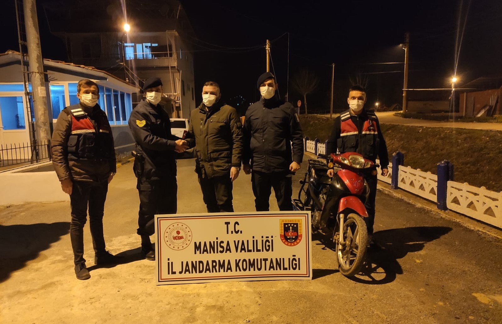 Şüphe üzerine durdurulan motosiklet çalıntı çıktı