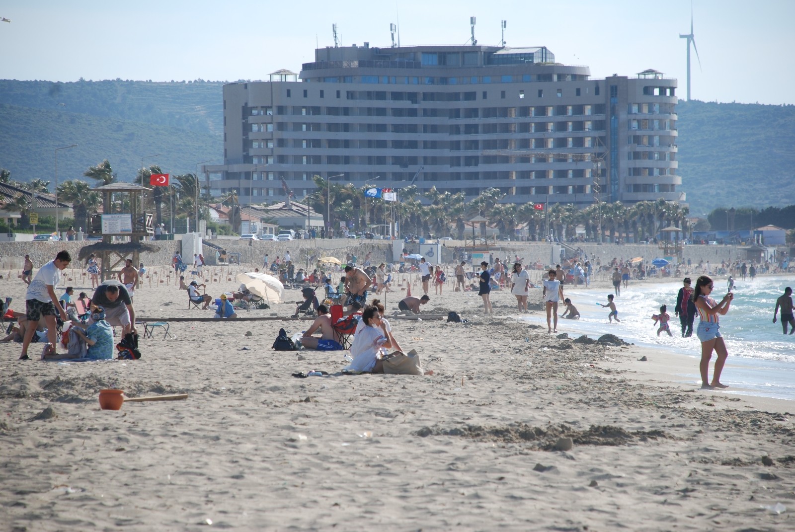 Tatilciler Çeşme’ye akın etti