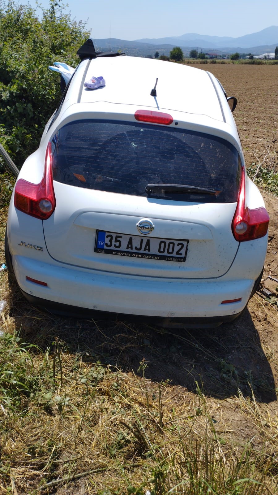 Tire’de otomobil devrildi: 4’ü çocuk 9 kişi yaralandı