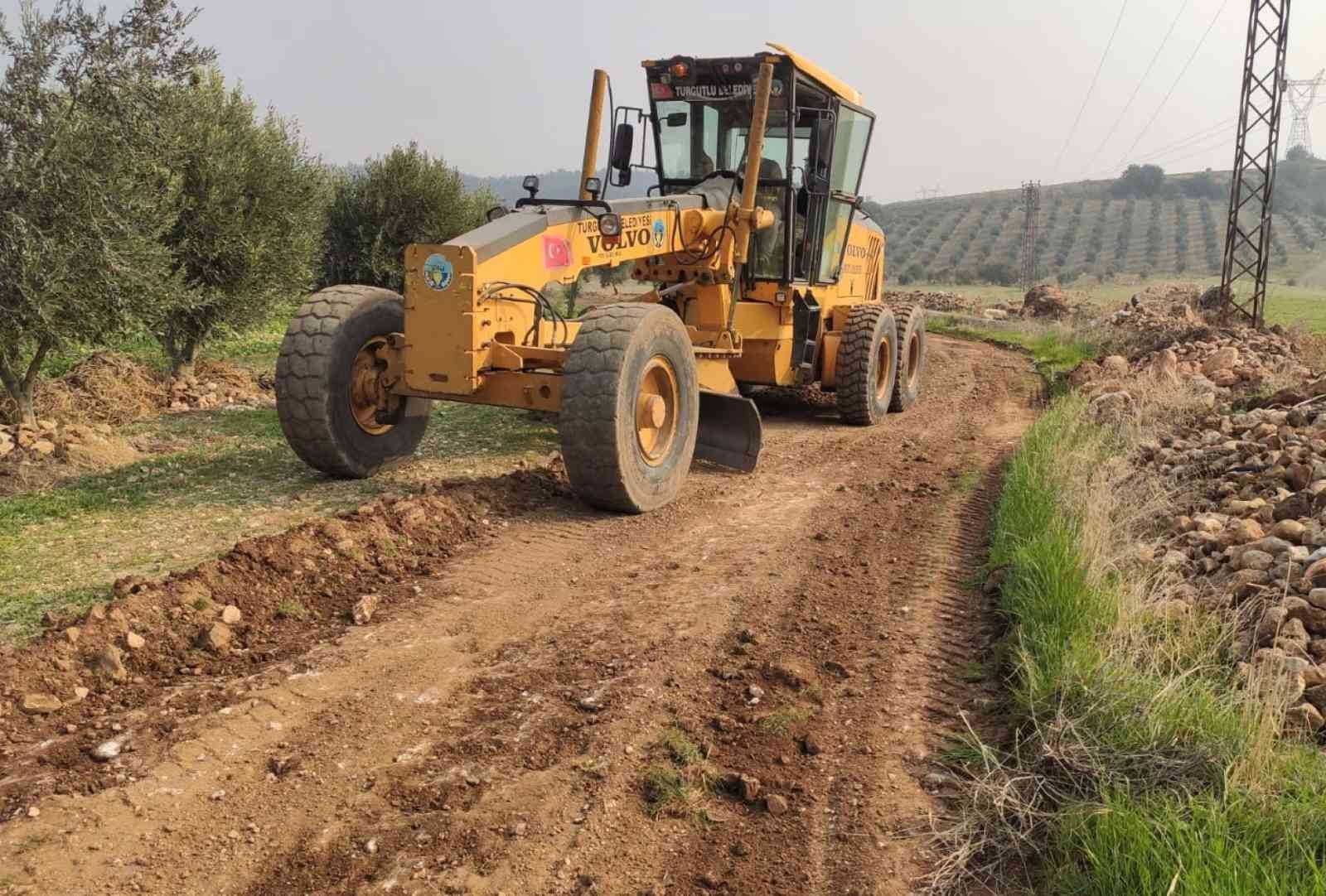 Turgutlu Belediyesi kırsal mahallelerde çalışmalarını sürdürüyor