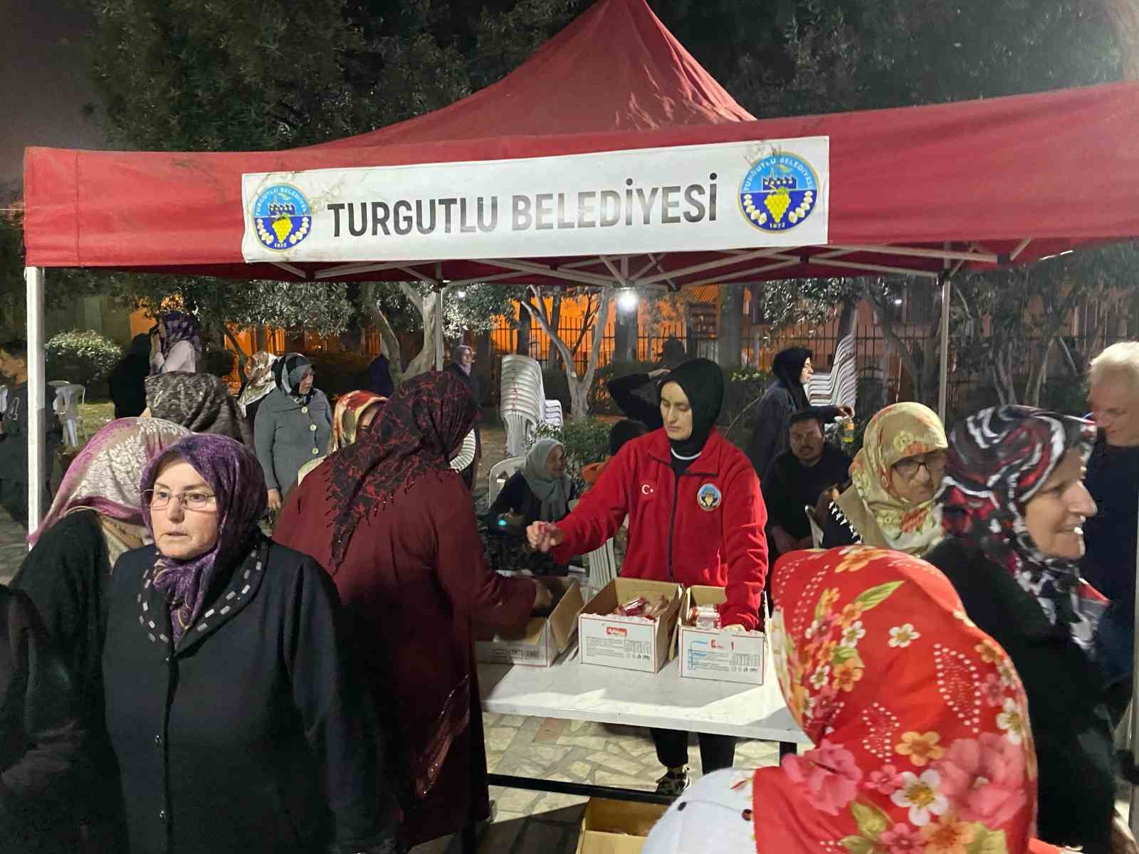 Turgutlu Belediyesinden Kadir Gecesi ikramı
