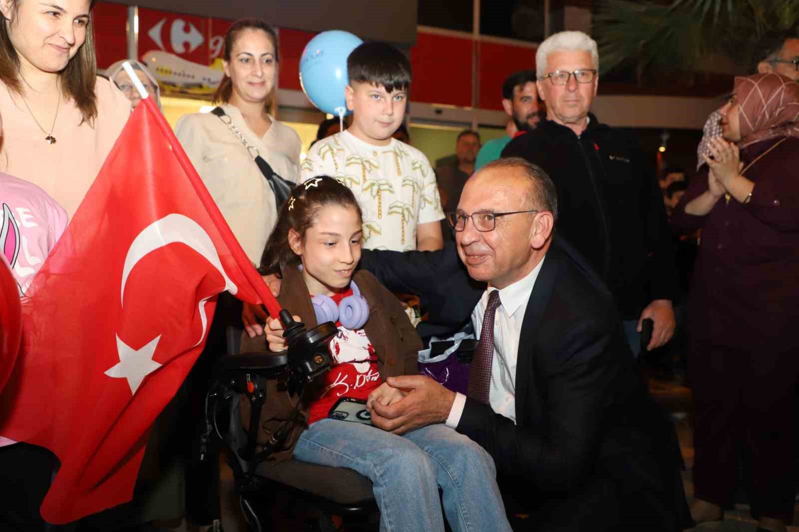 Turgutlu’da 23 Nisan ‘Çocuk Şenliği ve Ulusal Egemenlik Korteji’ ile kutlandı