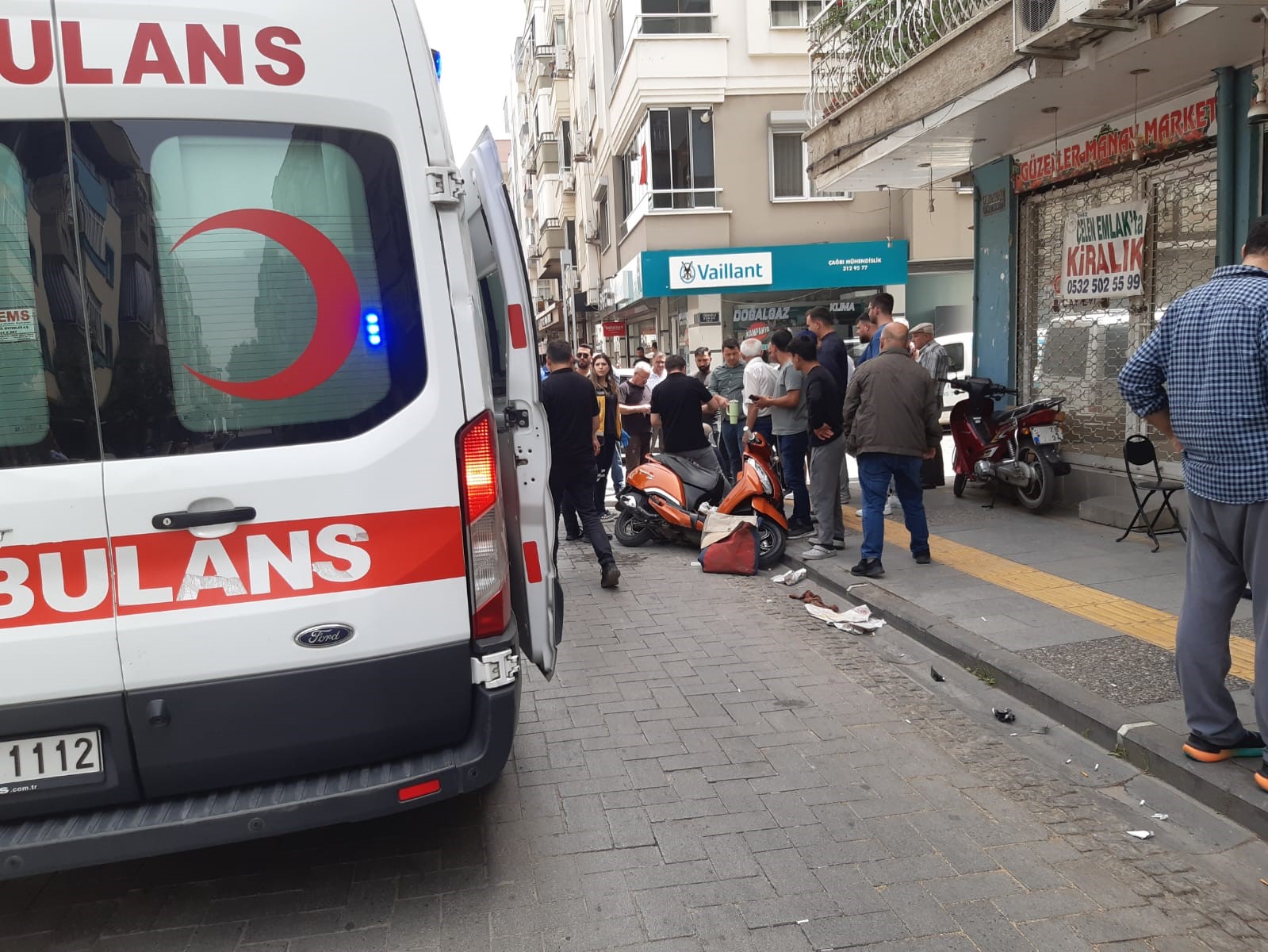 Turgutlu’da 3 motosiklet kafa kaya çarpıştı: 2 yaralı