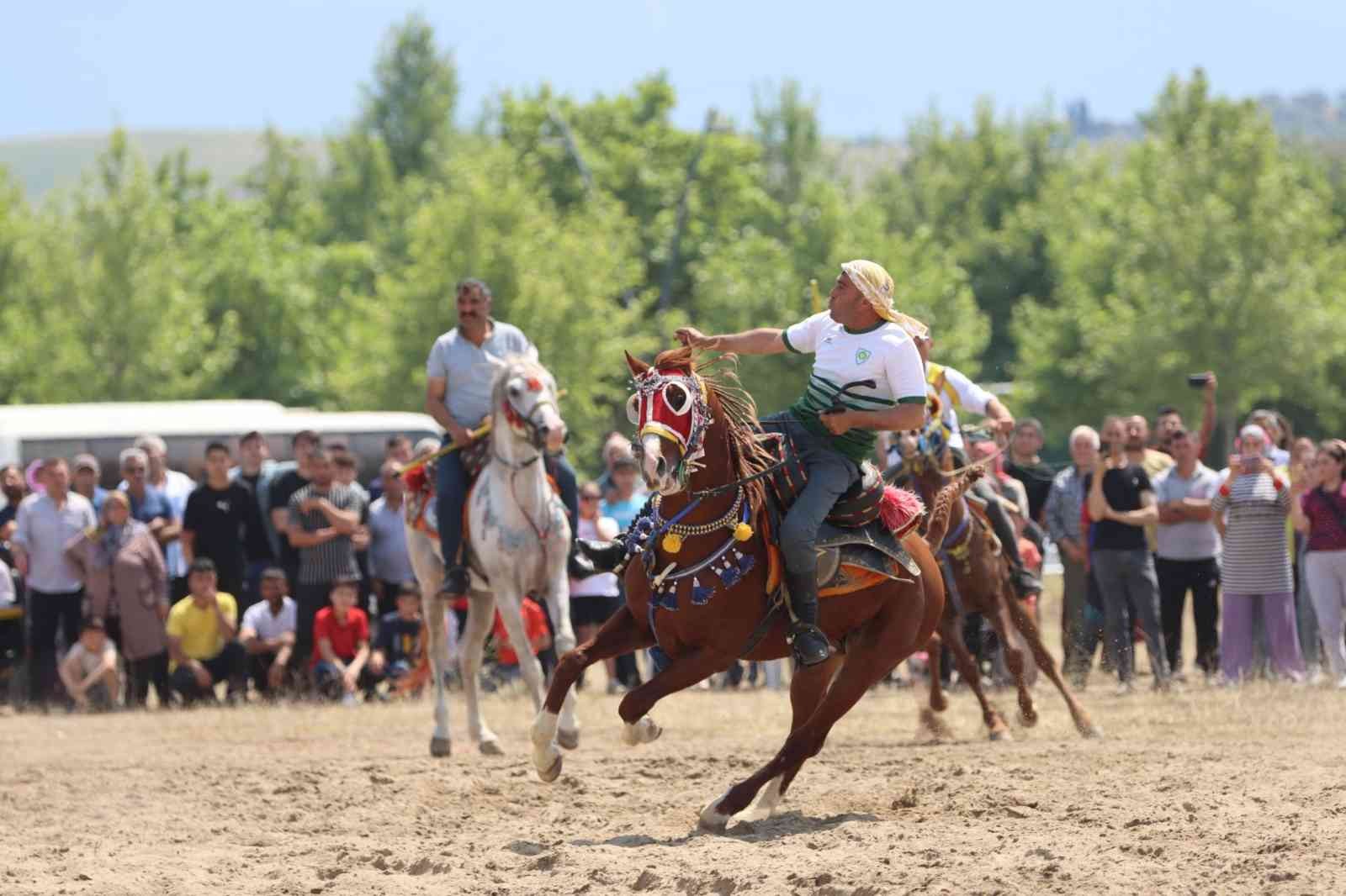 Turgutlu’da Cirit ve Keşkek Festivali yoğun ilgi gördü