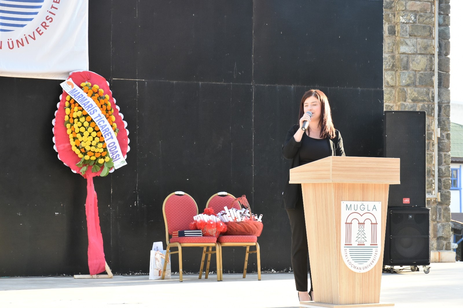 Turizm ve sağlıkçılara mezuniyet töreni