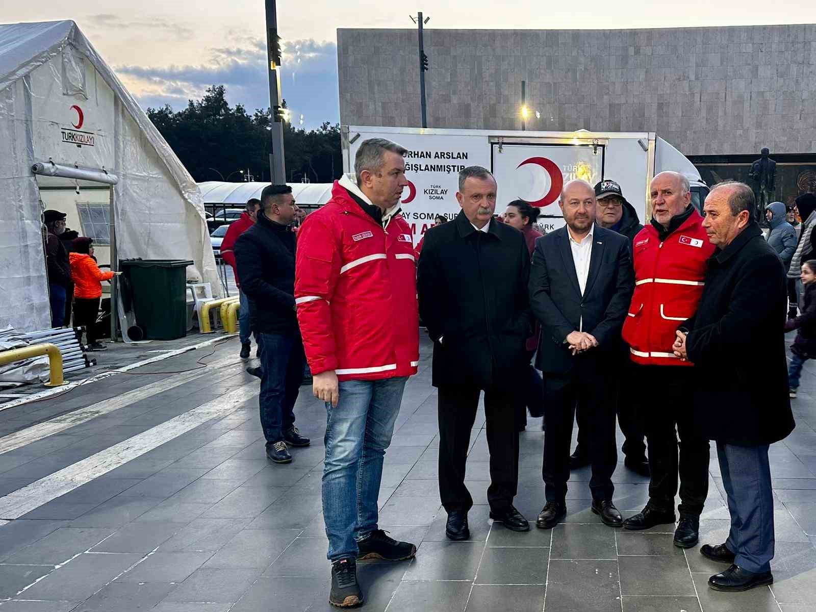 Türk Kızılay ve Yunusemre Belediyesi’nden 1000 kişilik iftar