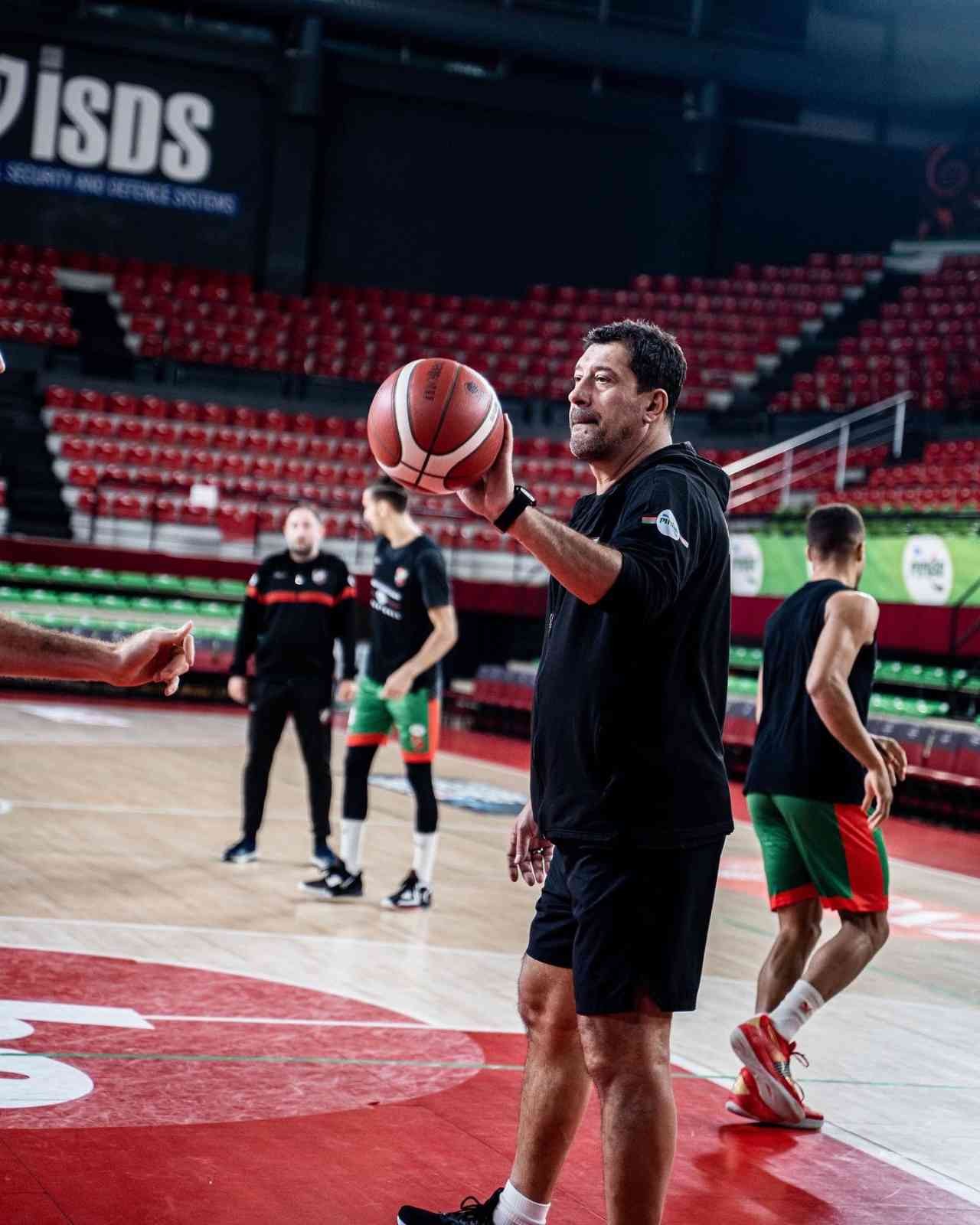 Ufuk Sarıca: “Sezon başında takımı kurmakta zorlandık”