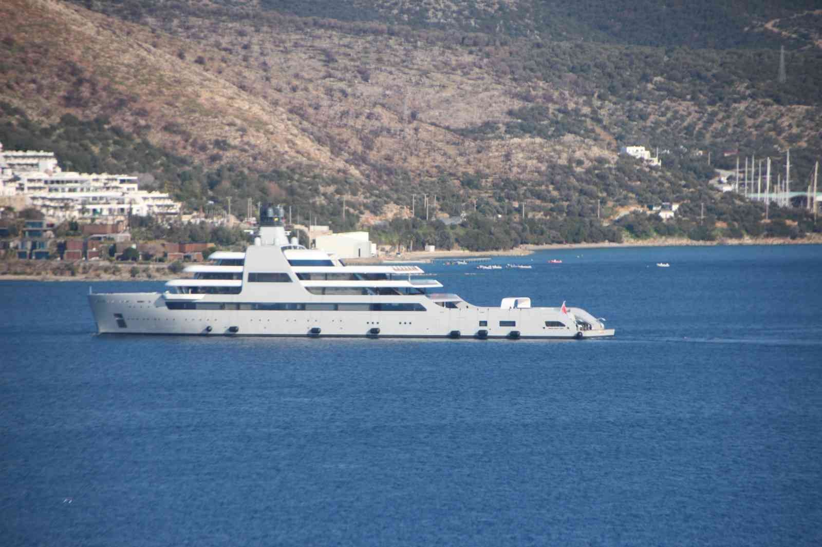 Ukraynalı yelkencilerden “My Solaris” protestosu