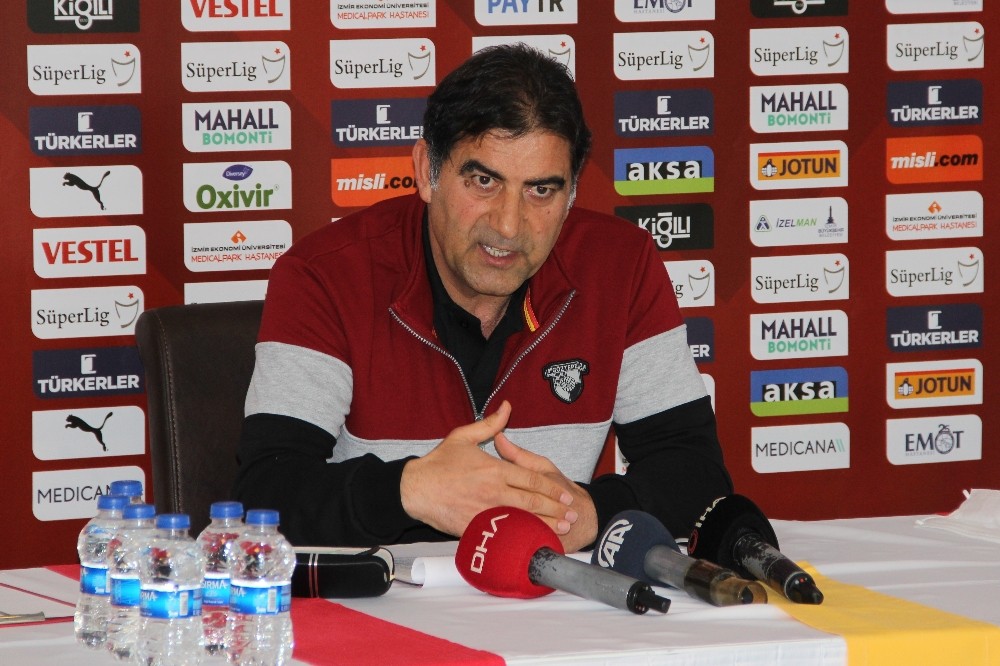 Ünal Karaman: ‘Oyunun her iki yönünü de oynayan bir Göztepe takımı oluşturmayı hedefliyorum’