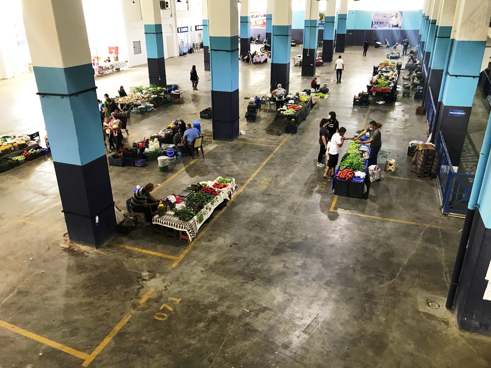 Üretici ve ikinci el eşya pazarı pazar günü açıldı