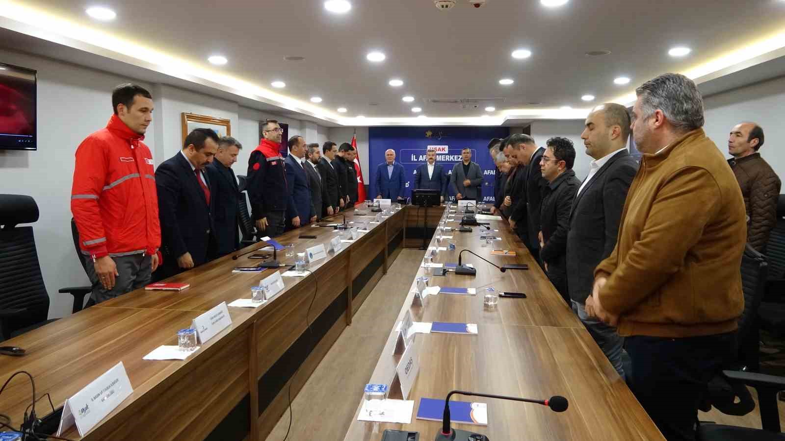 Uşak’ta 6 Şubat Kahramanmaraş depreminin 1. yıldönümünde hayatını kaybedenler anıldı