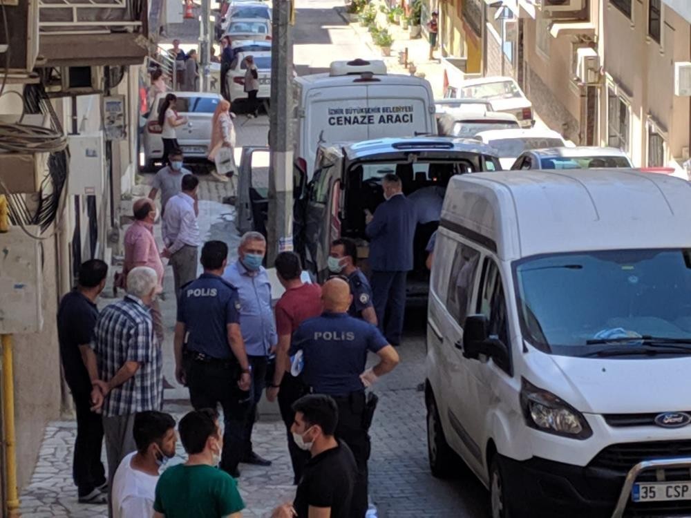 Uyuşturucu bağımlısı kızını öldürüp avuçlarını öpmüş