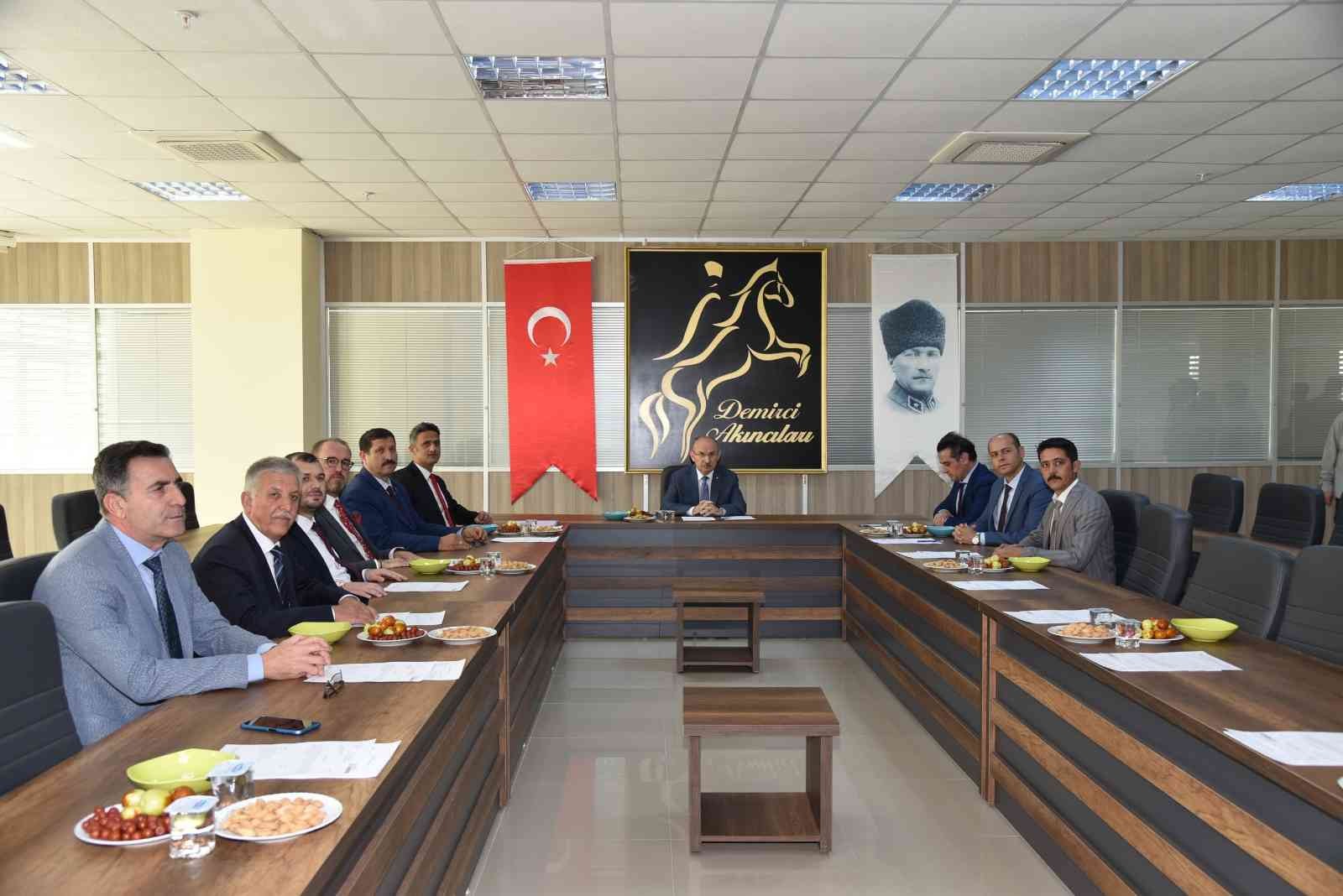 Vali Karadeniz Demirci OSB’nin ilk müteşebbis heyet toplantısına katıldı