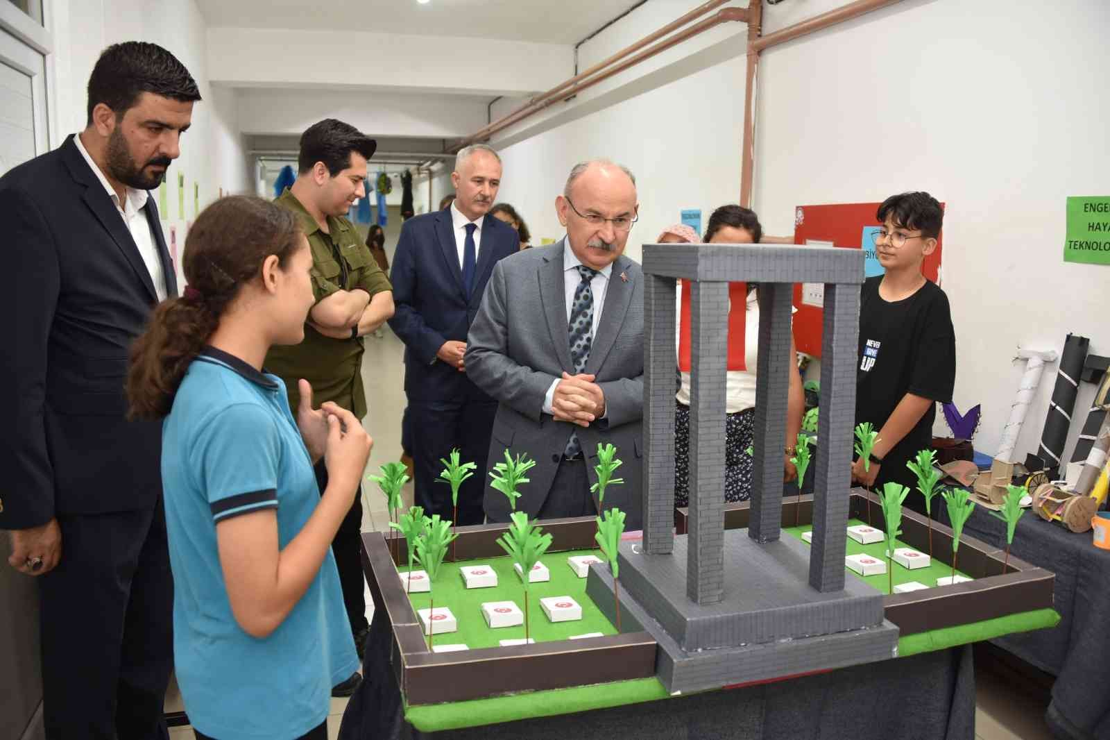 Vali Karadeniz okullarda incelemelerde bulundu