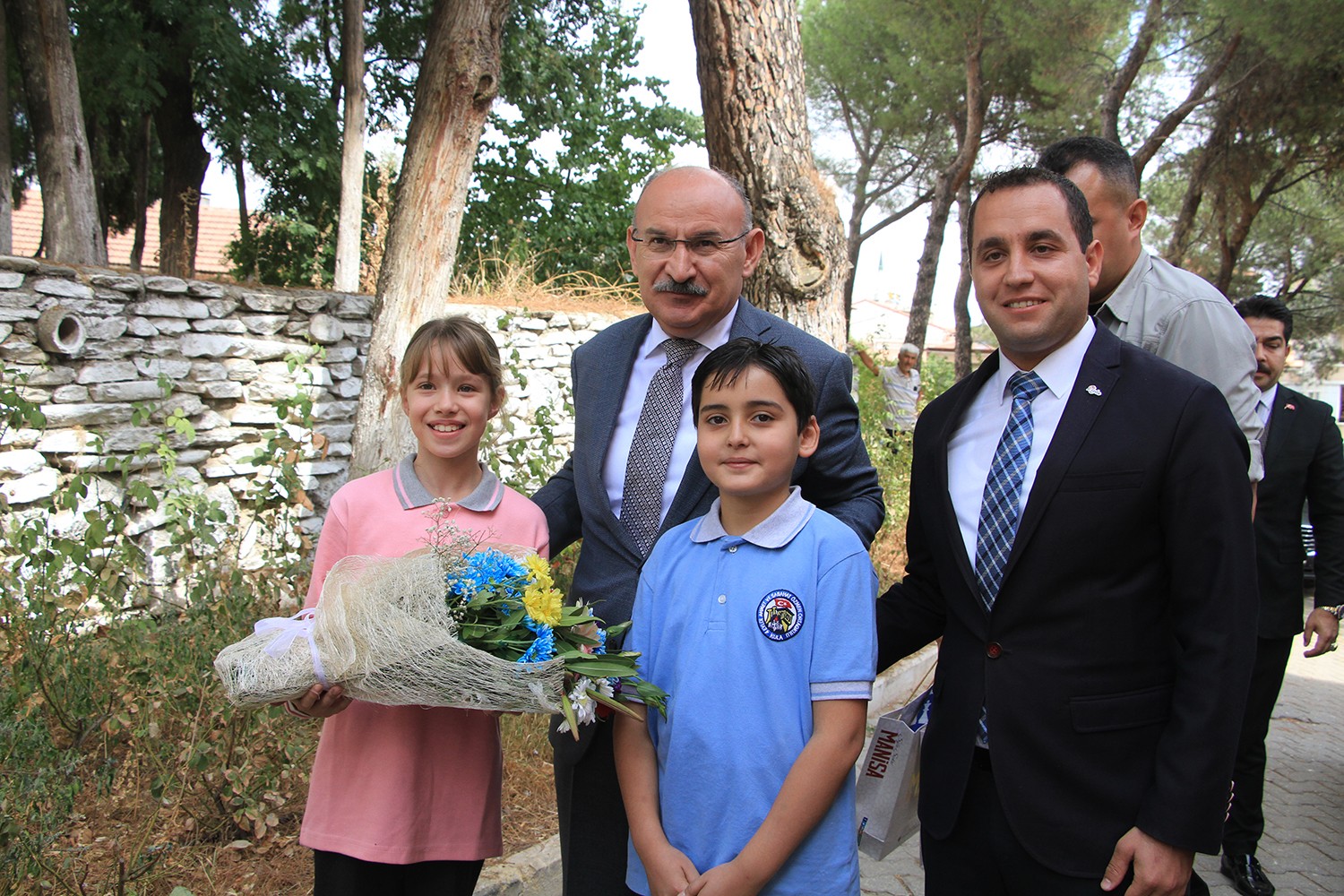 Vali Karadeniz’in Kula temasları