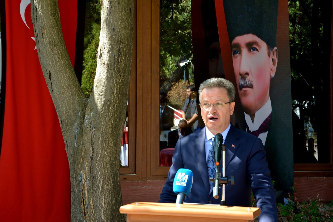 Vali Ünlü’den duygusal veda konuşması