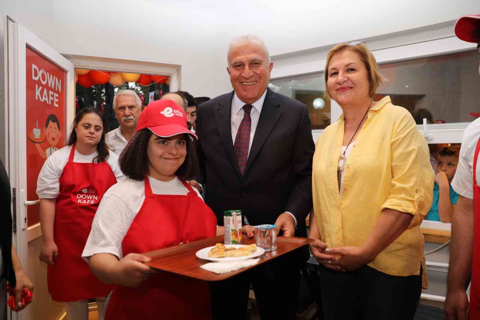 Vatandaşlardan Efeler Down Kafe’ye ilgi