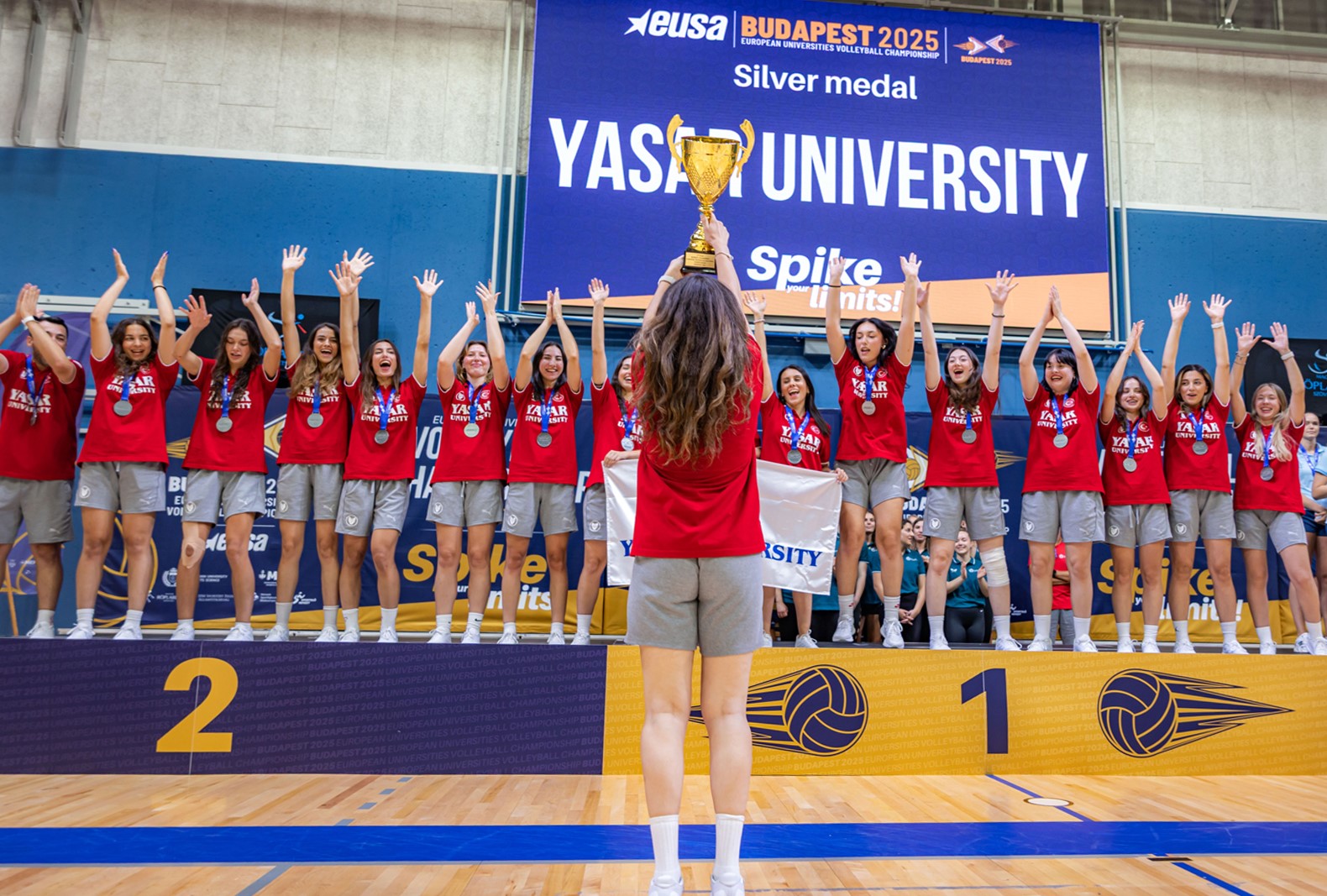 Yaşar Üniversitesi Kadın Voleybol Takımı Avrupa ikincisi oldu