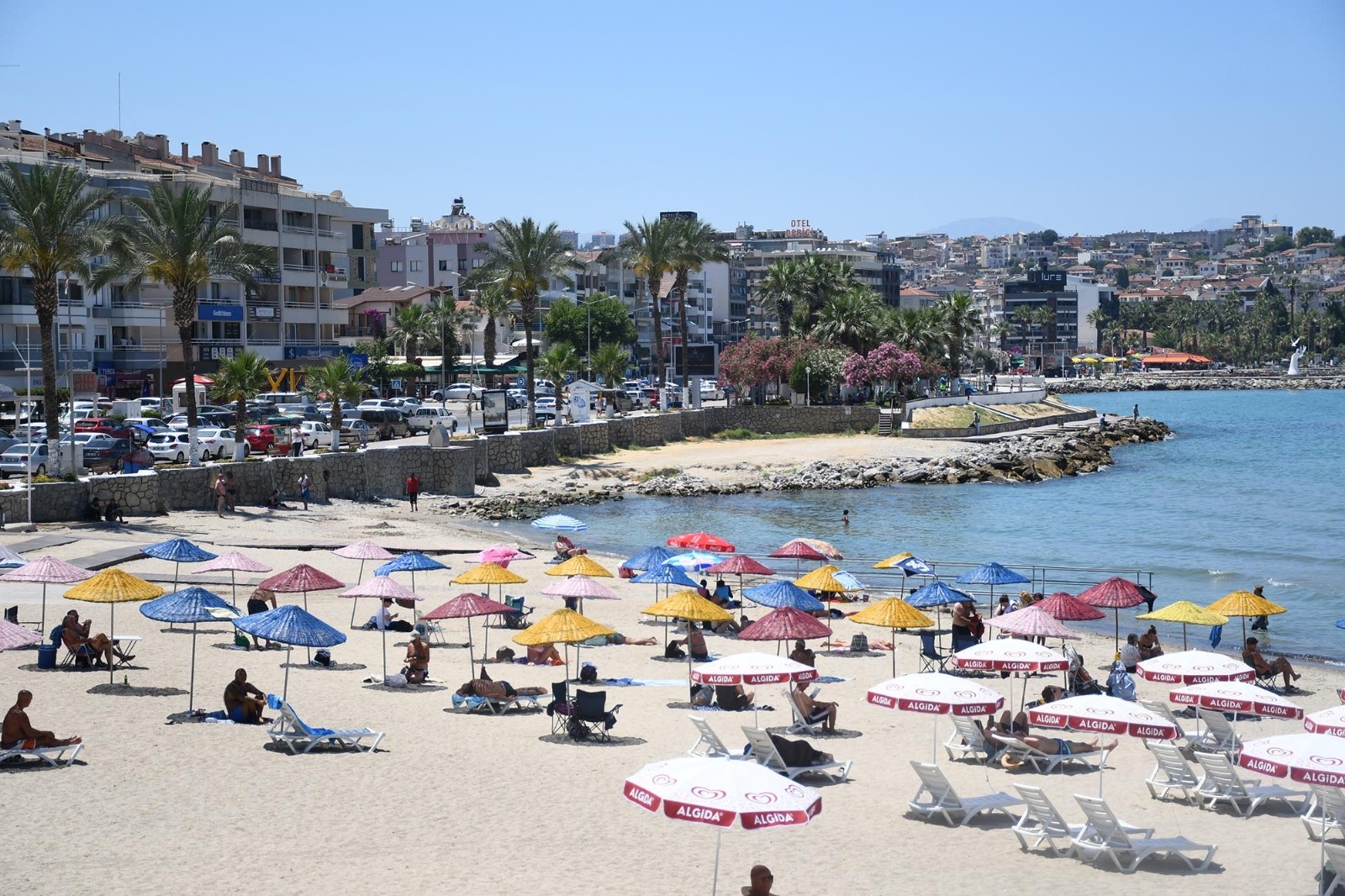 Yerli ve yabancı turistlerin tercihi Kuşadası oldu