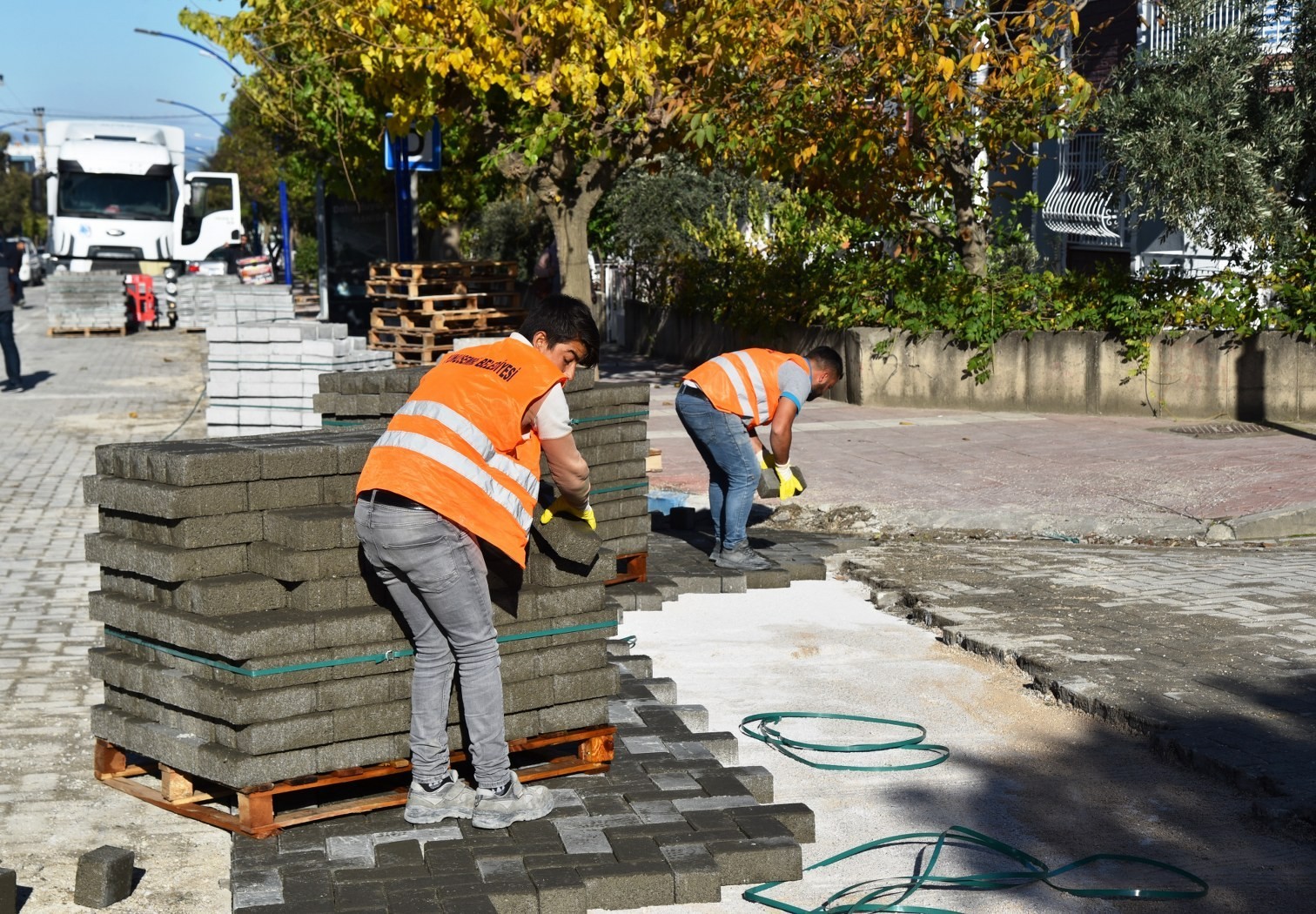 Yunusemre Belediyesinden 250 bin metrekarelik yol çalışması