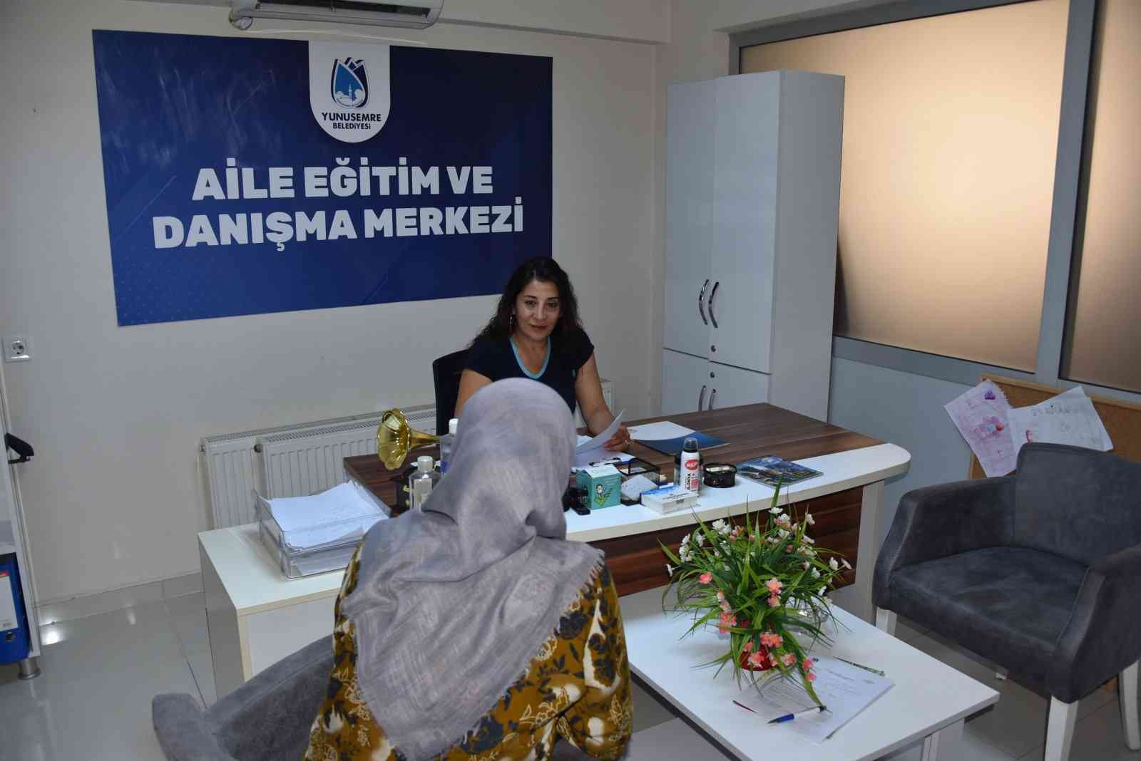 Yunusemre aile problemlerini çözmeye yardımcı oluyor