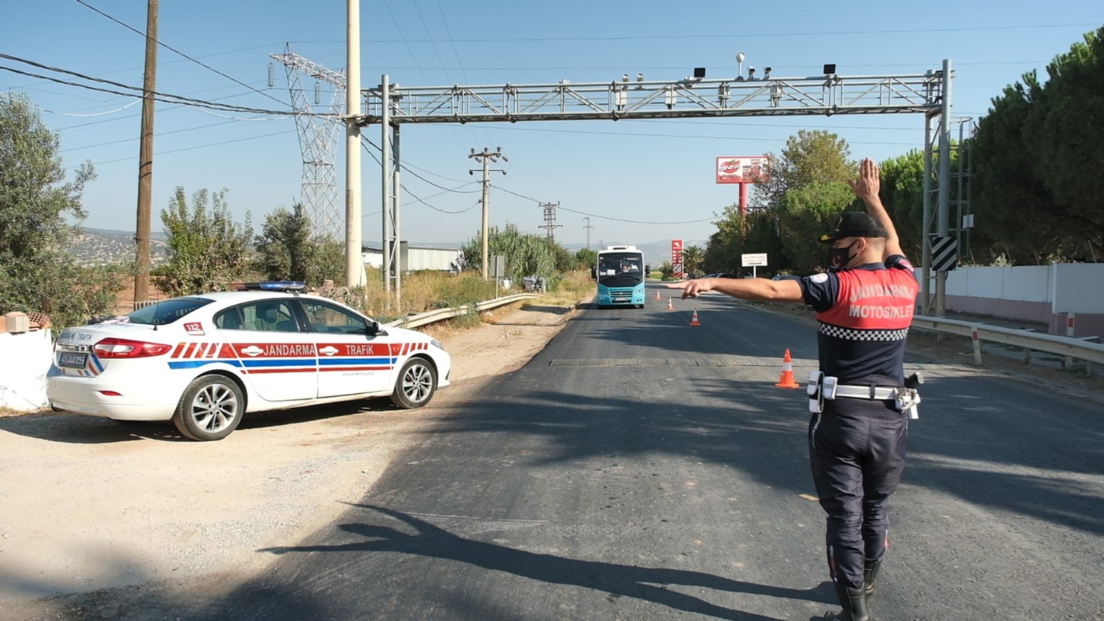 Yunusemre’de jandarmadan dolmuşlarda sivil denetim