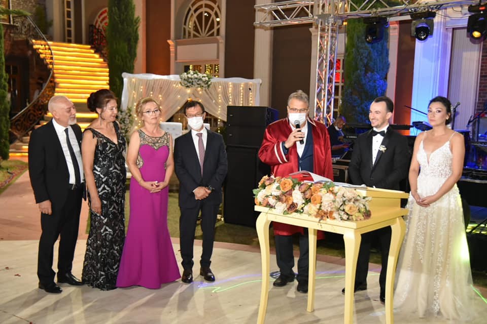 Yunusemre’de yüzlerce çift mutluluğa ’Evet’ dedi