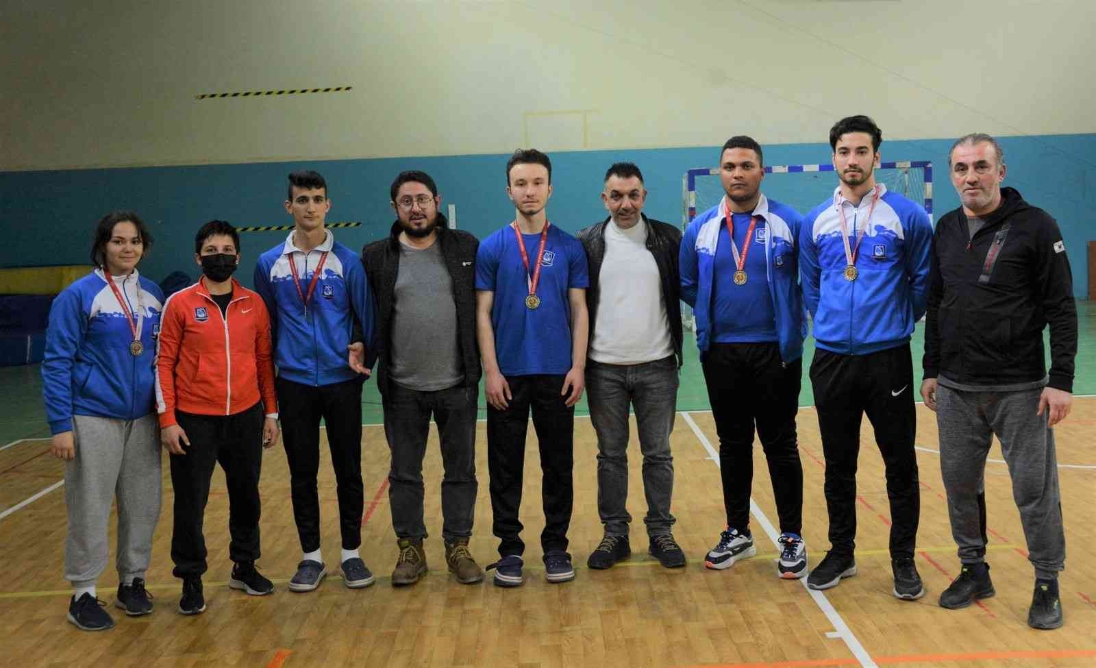 Yunusemreli tekvandocular yeni yılın ilk madalyalarını topladı