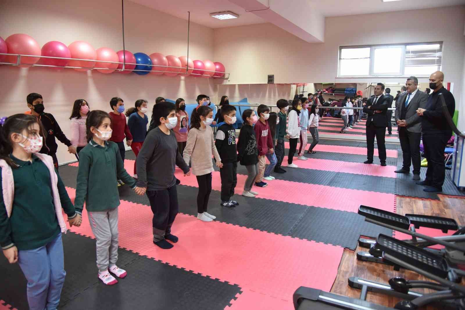 Yunusemre’nin kursları büyük ilgi görüyor