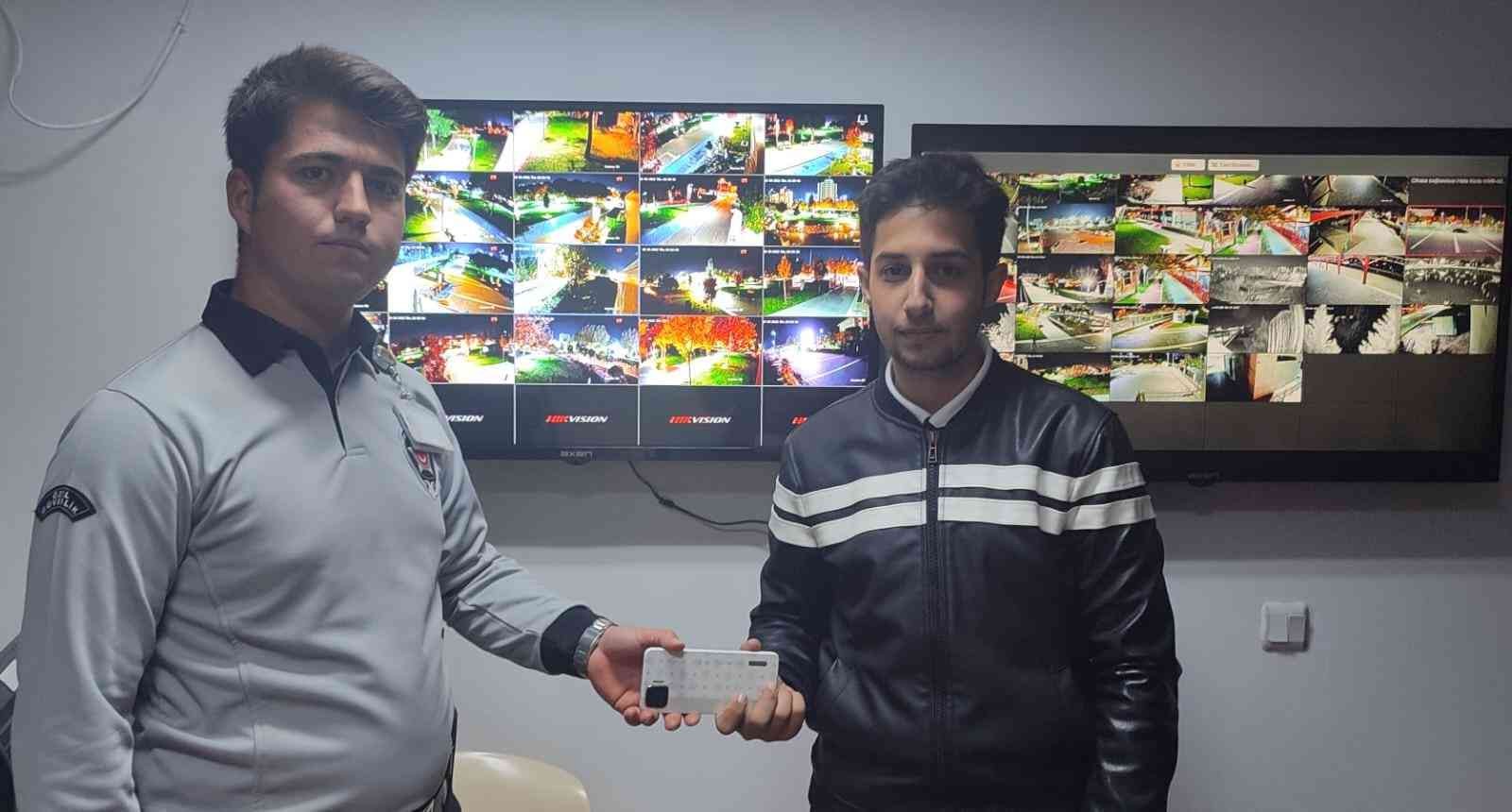 Zabıta ekipleri 456 adet değerli eşyayı sahiplerine ulaştırdı