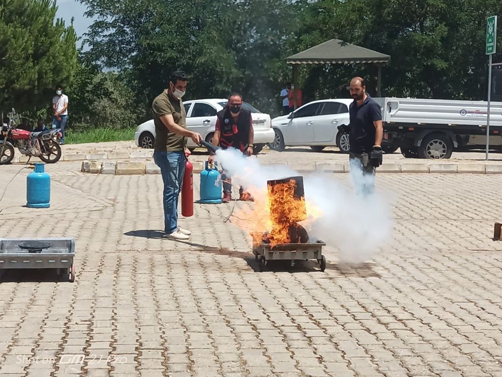 Ziraat Fakültesinde Acil Durum Eğitimi ve Tatbikatı gerçekleşti